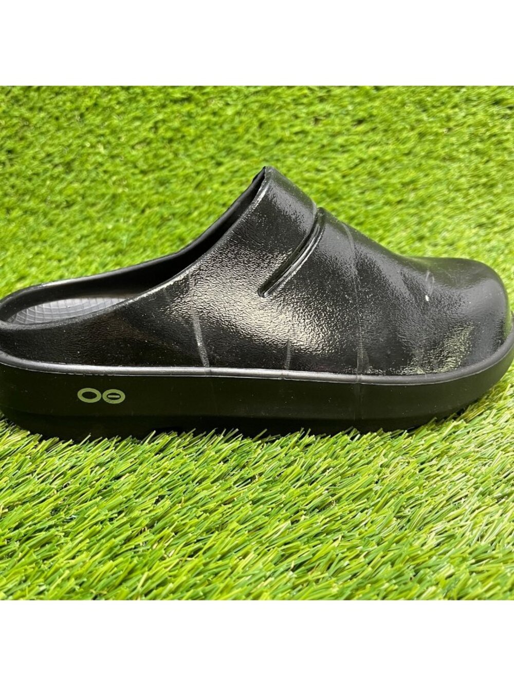 Oofos OOcloog Luxe Womens Size 7 Black Casual Classic Slip On Recovery Shoes
